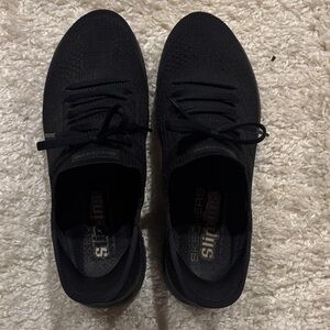 Skechers Women Black Knit Lace-Up Sneakers - Size 7.5